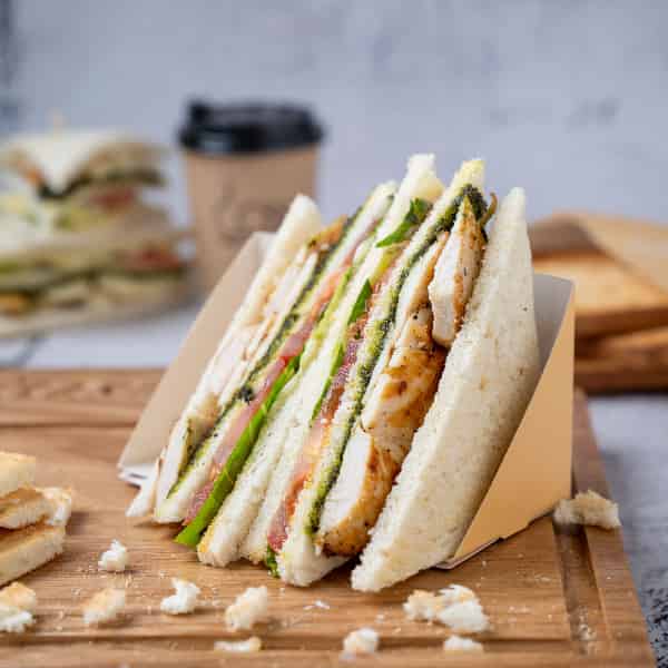 تشكن بيستو كلوب