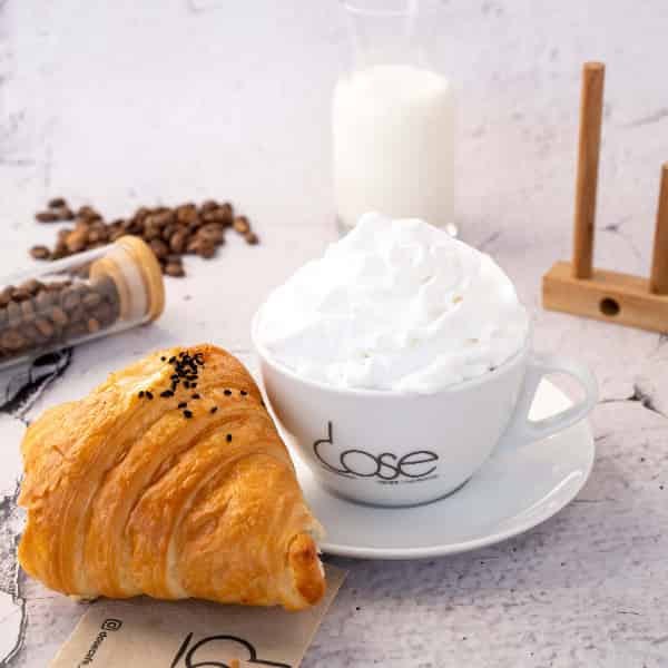 فراب إيطالي شوكولاتة ساخنة + كرواسون