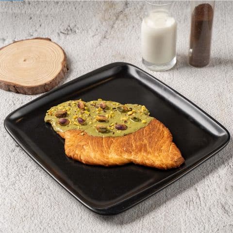 كروسان مسطح بالفستق